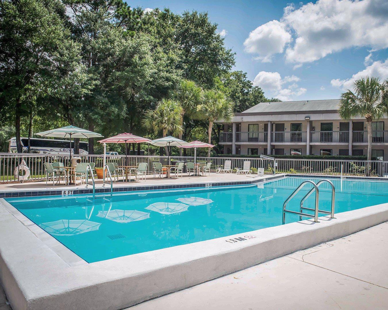 Quality Inn & Conference Center Panama City Exterior photo