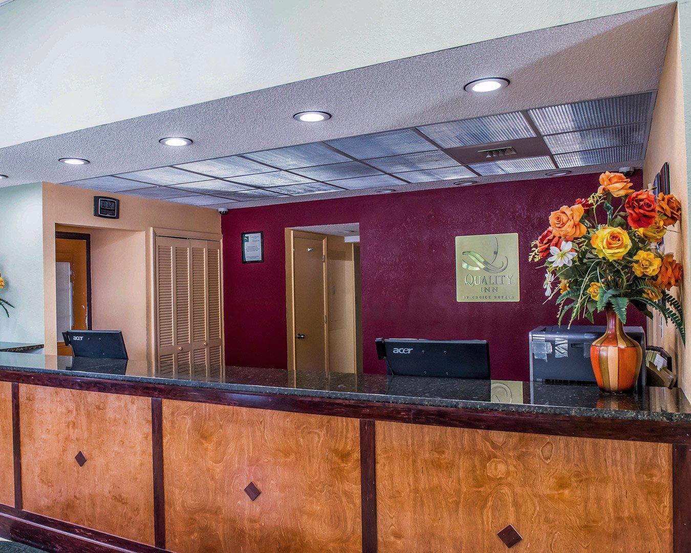 Quality Inn & Conference Center Panama City Exterior photo