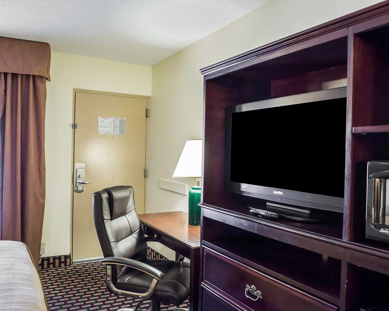Quality Inn & Conference Center Panama City Exterior photo