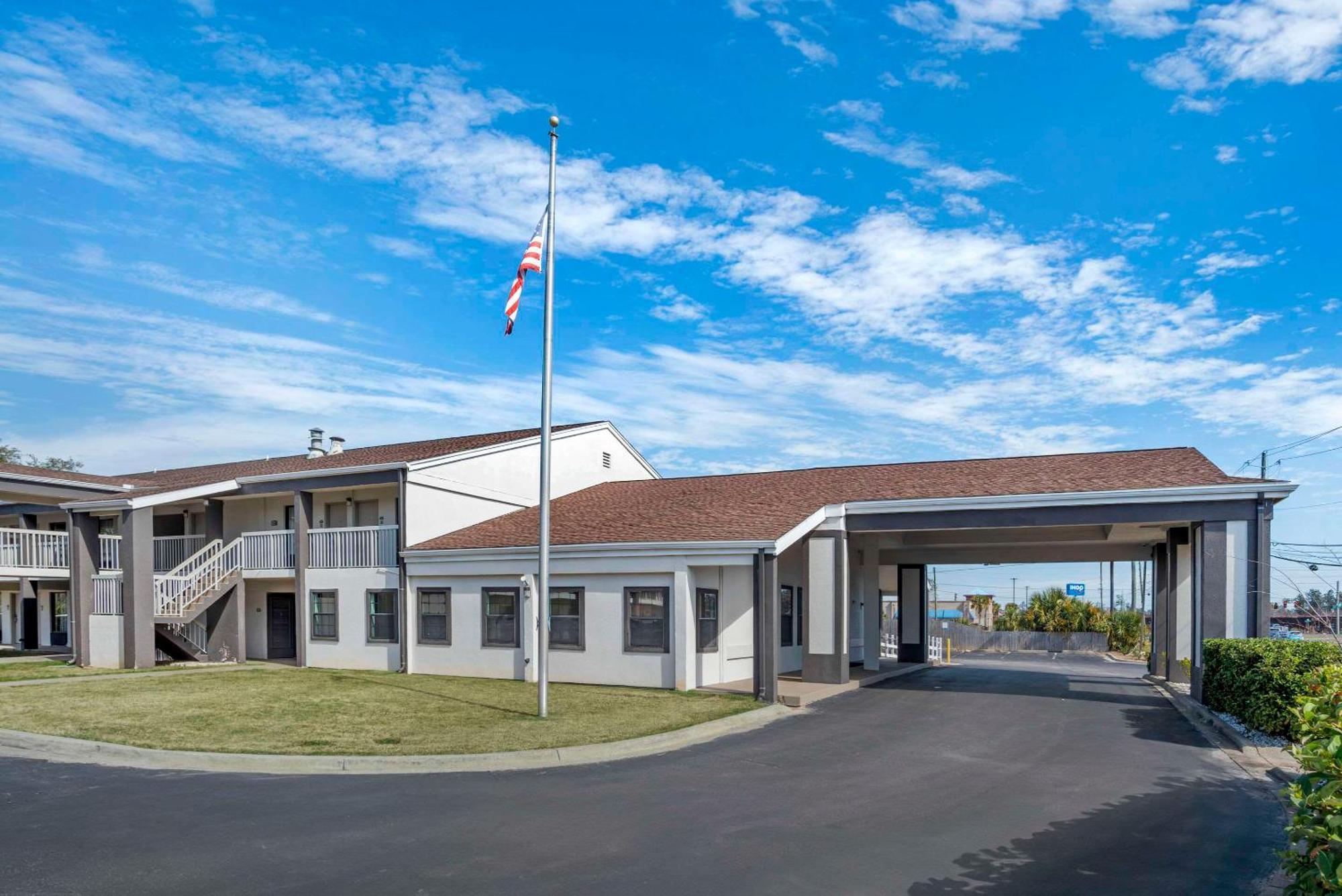 Quality Inn & Conference Center Panama City Exterior photo